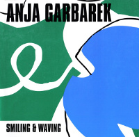anja_garbarek_smiling_and_waving